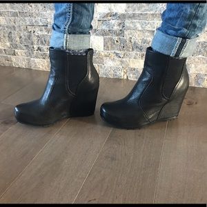 Kork-Ease beautiful black wedges